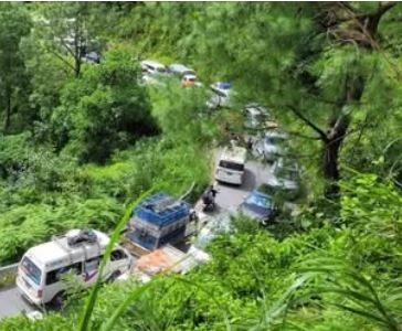 त्रिभुवन र कान्ति राजमार्गमा आजदेखि दुईतर्फी गाडी सञ्चालन