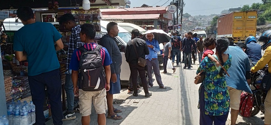 दशैँ मनाउन काठमाण्डाै उपत्यकाबाट झन्डै ५ लाख यात्रु बाहिरिए
